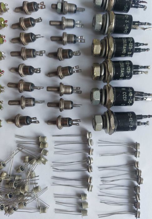 Транзисторы, тиристоры (радиодетали СССР): 3 грн. - Аксесуари й ...