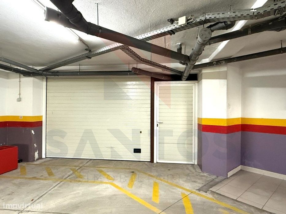 Garagem Fechada no centro de Felgueiras