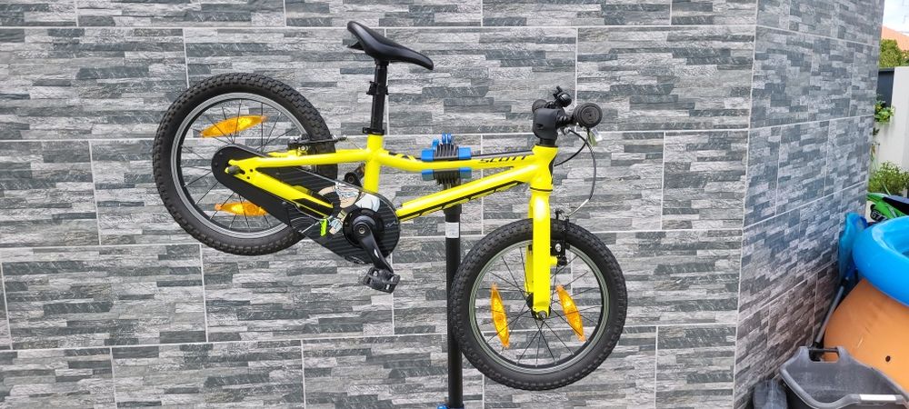 Bicicleta Scott Scale 16 em alumínio