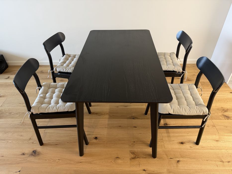Mesa de jantar e 4 cadeiras