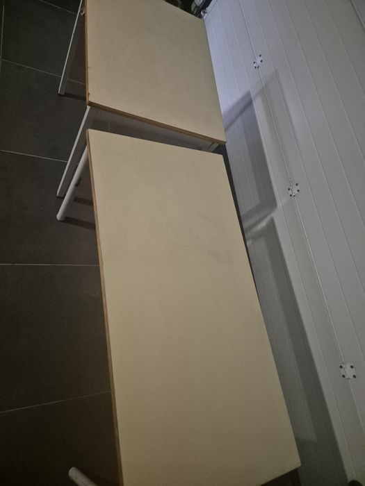 1 mesa em bom estado