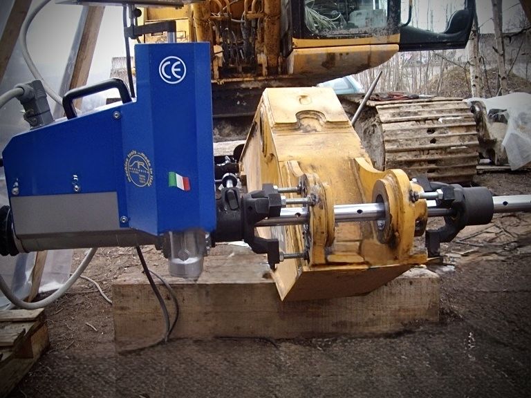 Наплавочно-розточні відновленя отворів  (реставрація ремонт) сервіс