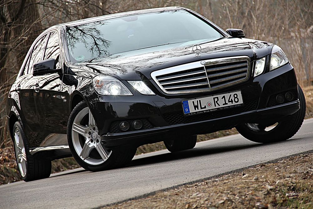 Mercedes-Benz Klasa E E200 1.8i TURBO 184KM MANUAL Elegance Xenony NAVI 2XPDC ALU18 AMG DE!