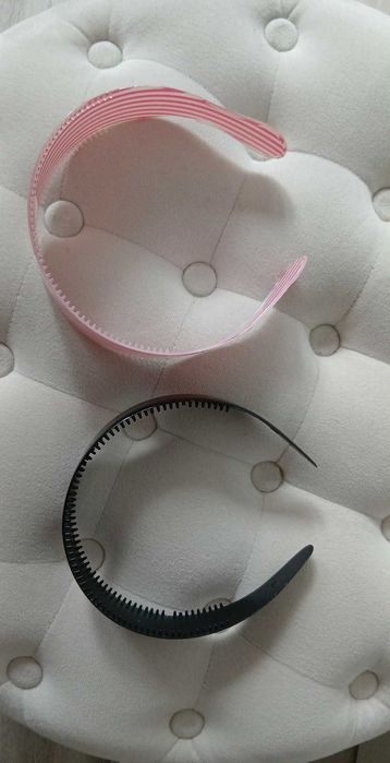 2 plastikowe opaski na głowę