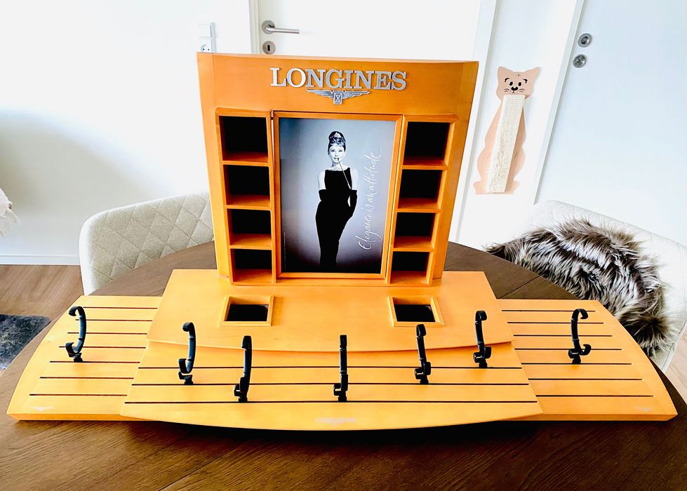 Ekspozytor, duży Longines.