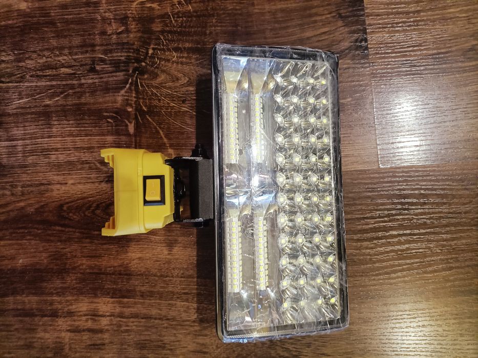 Lampa halogen do baterii DeWalt