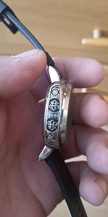 Часи механіка з автопідзаводом