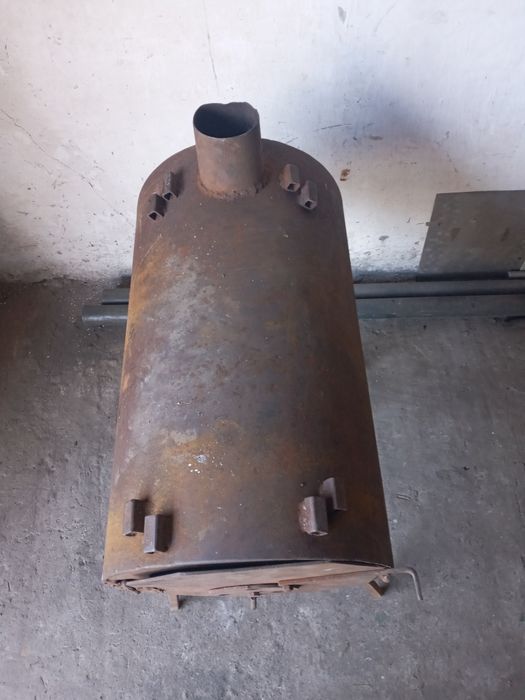 Продам металлическую  буржуйку для обогрева помещения