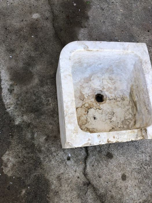 Antiguidade Pia pedra antiga