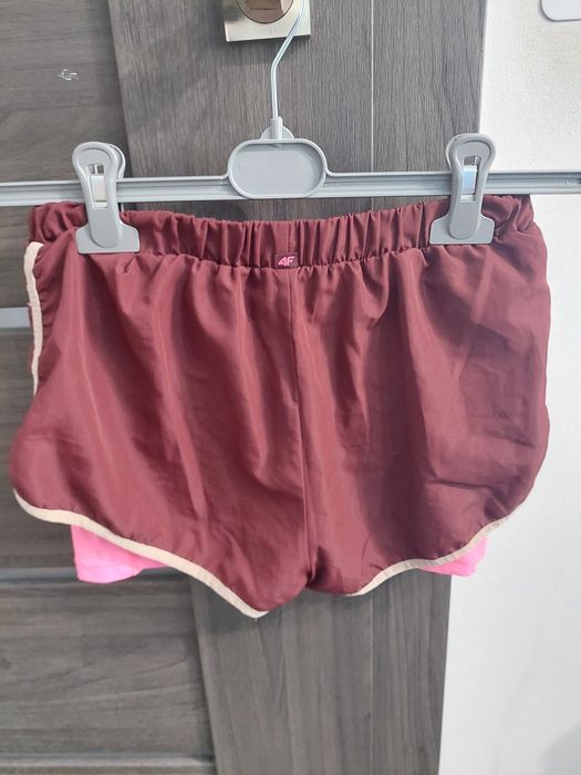 Spodenki krotkie sportowe dwuwarstwowe z leginsami