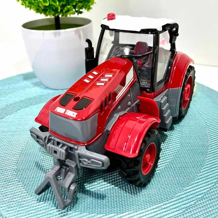 Трактор на радіокеруванні масштаб 1:24 підсвічування Червоний (HJ8011)