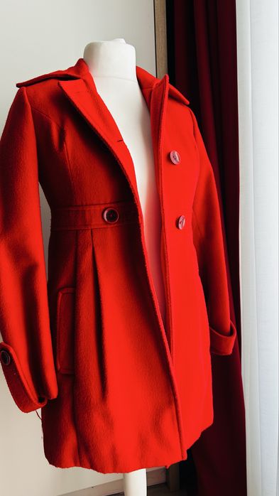 Czerwony płaszczyk 36