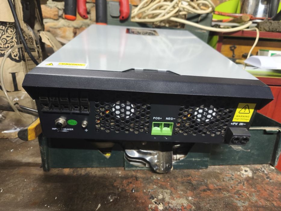 Гібридний інвертор потужністю 5.5 кВ