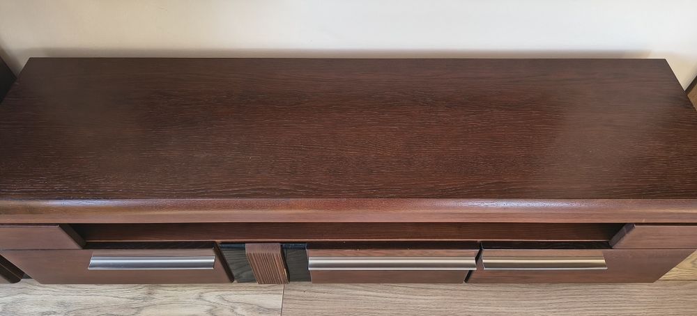 Szafka RTV z litego drewna