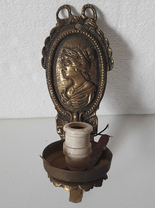 Candeeiro Aplique de parede, latão, 23cm, com figura feminina, anos 50
