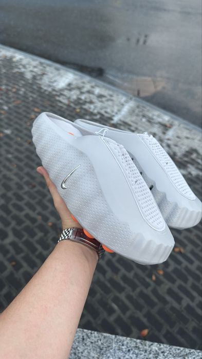 Стильні Nike Mind 001
