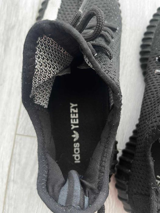 Кросівки 42 розмір