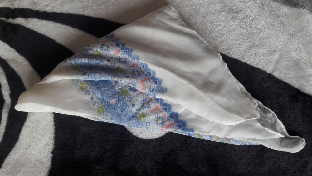 Nowa chusta bialo niebieska