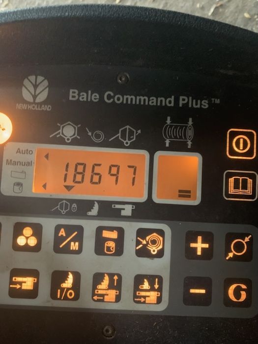 Prasa New Holland BR 750 A