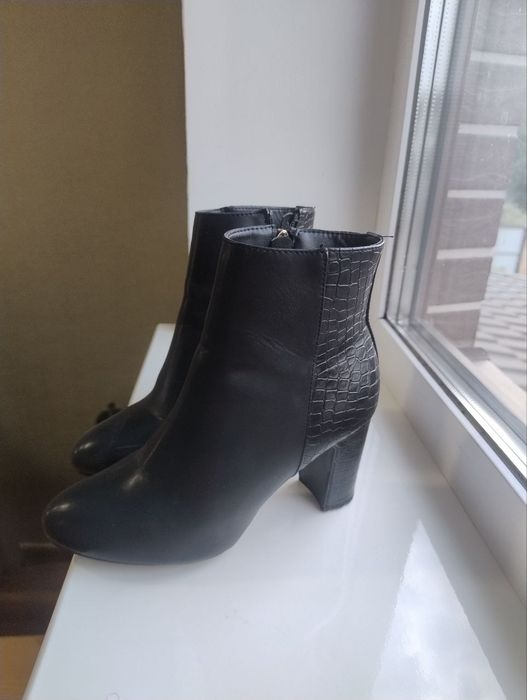 Взуття жіноче осіннє