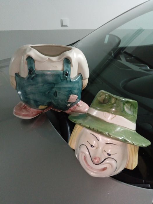 Boneco em loiça para decoração.
