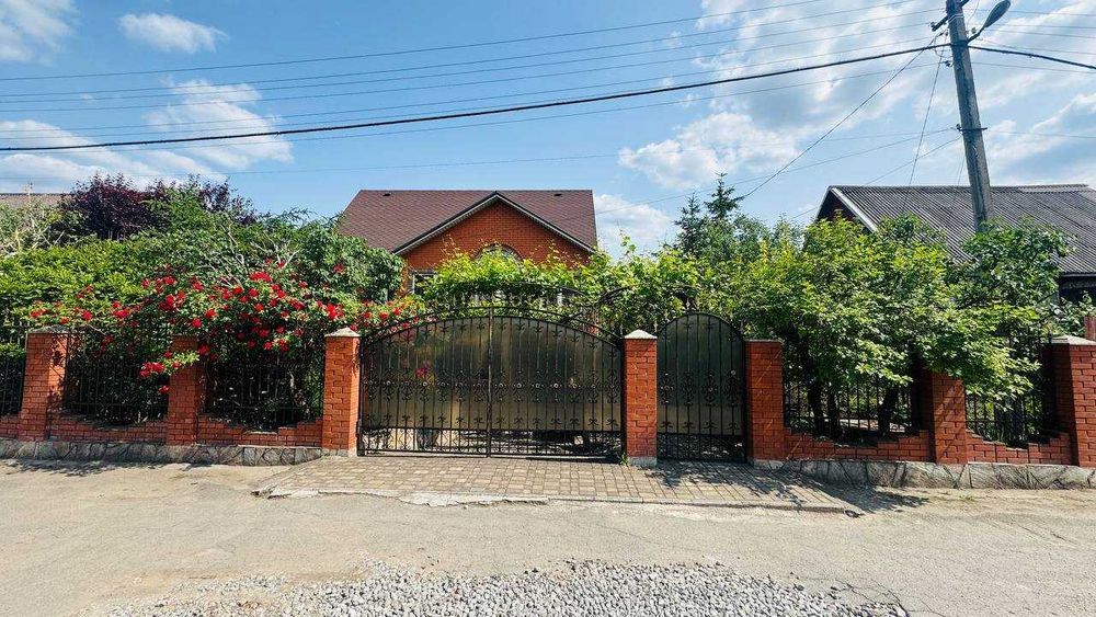 Продаємо Будинок в Довгинцевському районі