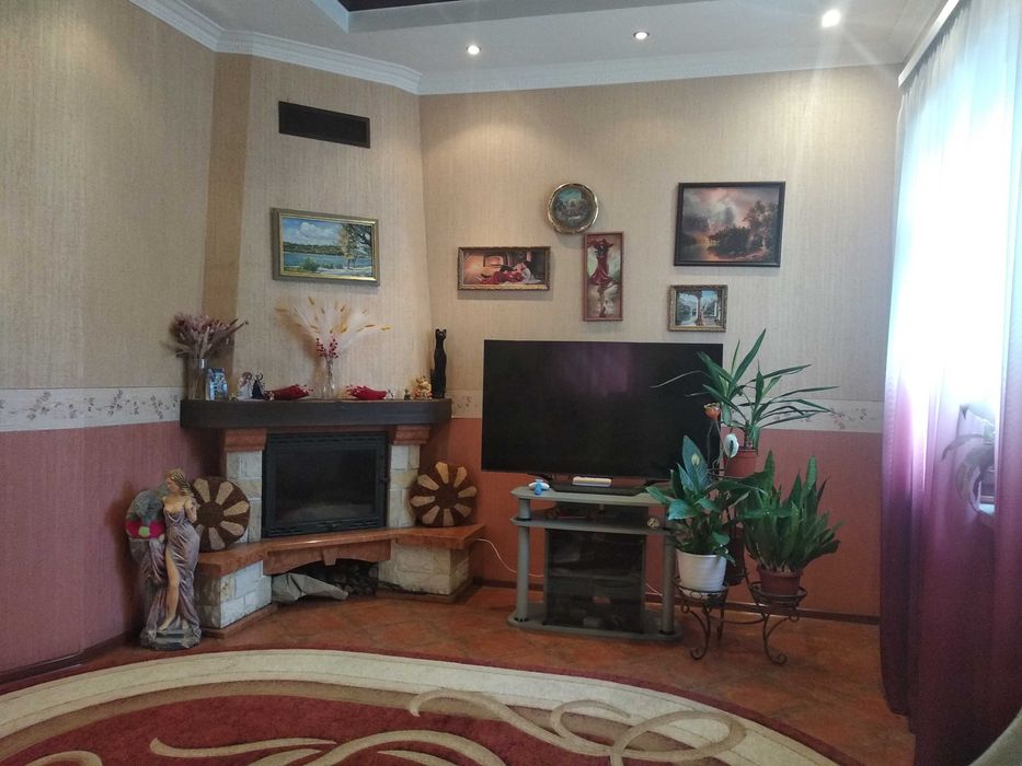 Продаж будинку в с.Троєщина