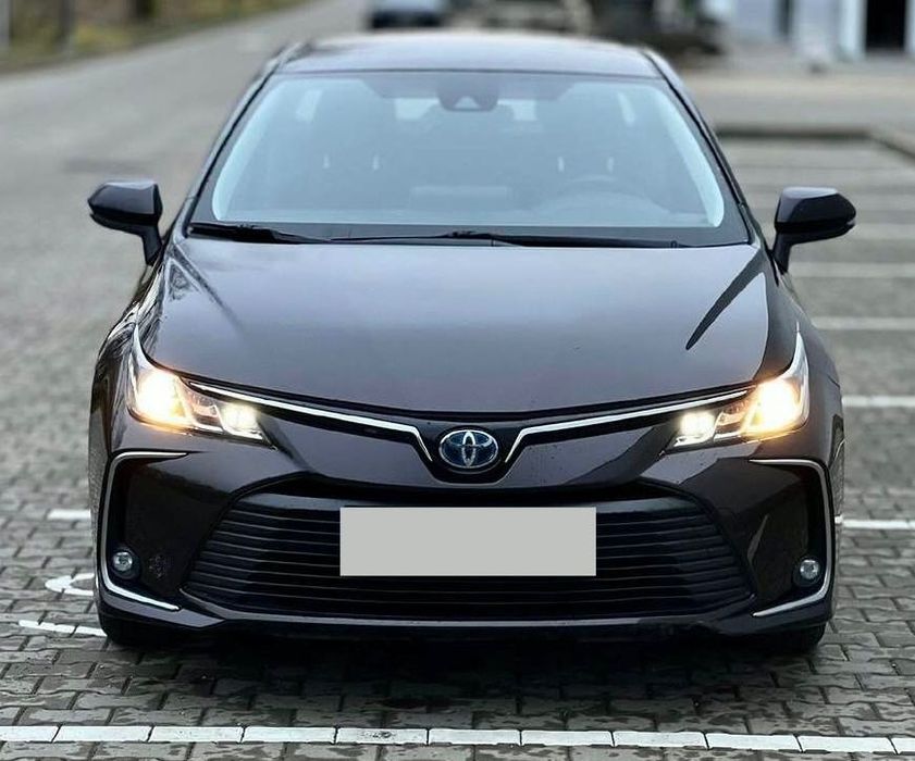 Авто пригнане зі США, у хорошому технічному та візуальному стані. Гібрид — економна витрата пального та комфорт у місті й на трасі.

Салон і комфорт:
 • Багатофункціональне кермо
 • Підігрів сидінь
 • Комбінований салон: шкіра / алькантара
 • Електрорегулювання сидінь
 • Автономний обігрів
 • Багажна ширма

Електроніка та допоміжні системи:
 • Безключовий доступ, кнопка Start/Stop
 • Автоматичне вмикання світла
 • Електродзеркала з підігрівом, дзеркало з автозатемненням
 • Датчики паркування + камера заднього виду
 • Адаптивний круїз-контроль (автопілот)
 • Утримання в смузі, розпізнавання дорожніх знаків
 • Цифрова панель приладів, РК-дисплей
 • Сенсорний екран, голосове керування

Мультимедіа:
 • Apple CarPlay / Android Auto
 • USB, USB-C, AUX
 • Hands Free

Безпека:
 • ESP, система контролю тяги
 • Система запобігання зіткненню
 • Допомога при старті на підйомі
 • ISOFIX
 • Іммобілайзер, сигналізація

Екстер’єр:
 • Легкосплавні диски
 • LED денні ходові вогні
 • Протитуманні фари
 • Комплект зимової гуми

Додатково:
 • Сервісна книжка
 • Запасне колесо

Авто повністю готове до експлуатації, вкладень не потребує. Телефонуйте — відповім на всі запитання.