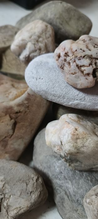 Декоративне каміння в акваріум