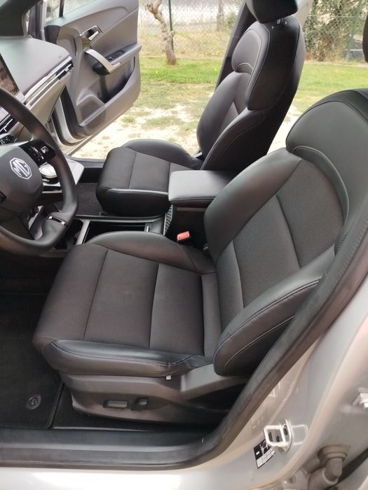 Vendo  MG4  Luxury 64kw