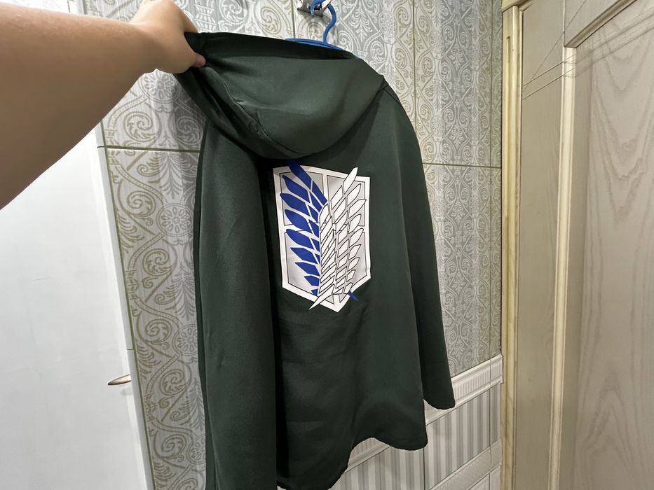 Накидка, Атака Титанів
