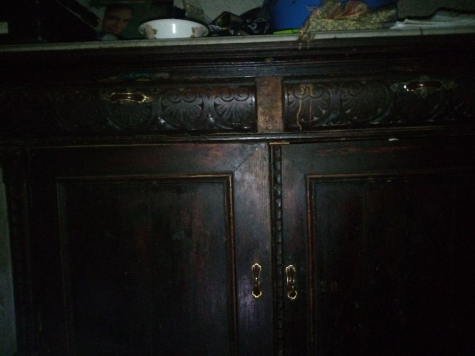 Стариная антикварная мебель 18-19 веков в стиле винтажа и ретро стиля