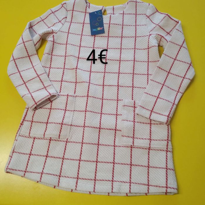 Roupa de bebé menina