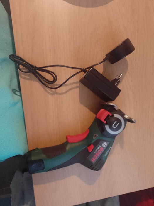 Pilarka akumulatorowa Bosch EasyCut 12 V