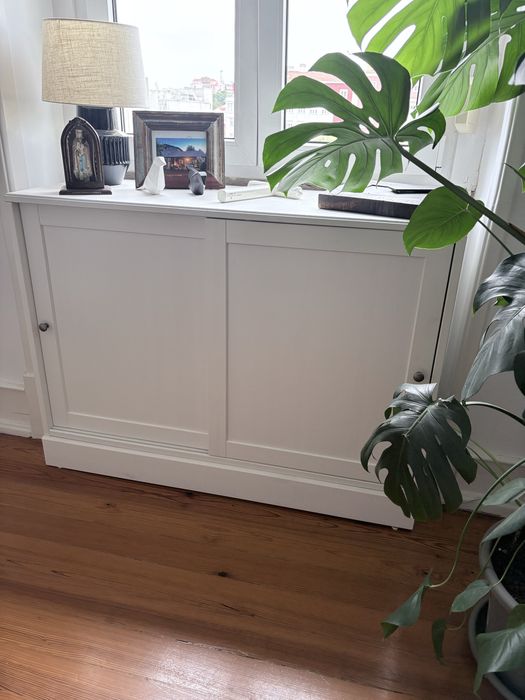Aparador branco IKEA