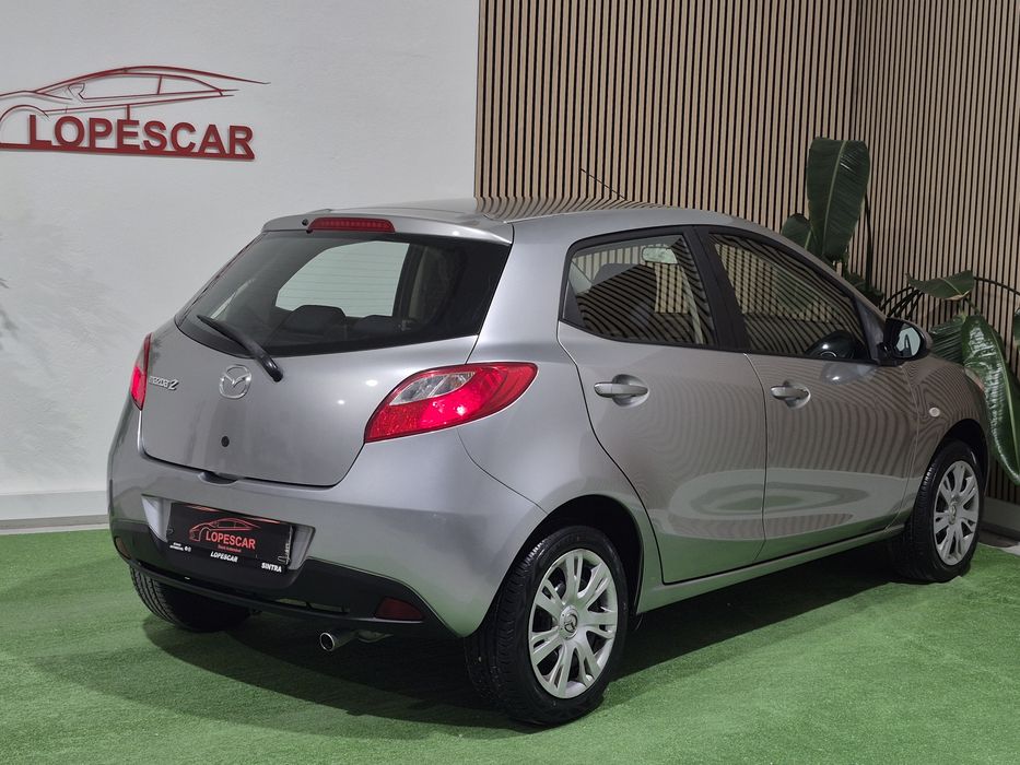 Mazda 2 — fotografia 2