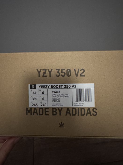 Yeezy boost 350 V2