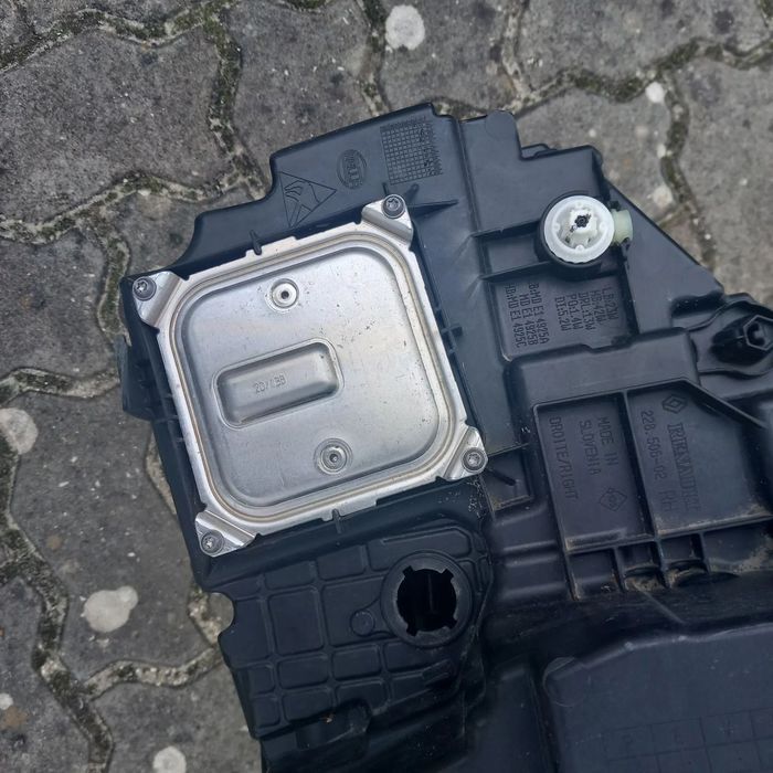 Farol passageiro renault trafic 3. 26010 9054 R