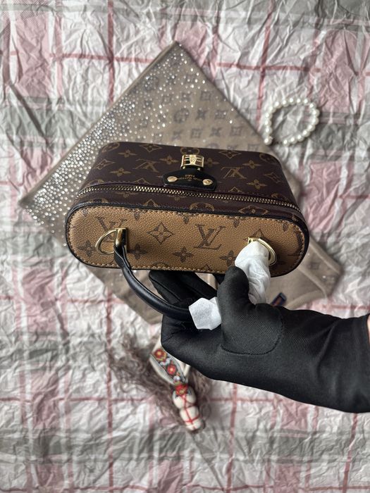 Женская сумка  луи витон Louis Vuitton с замочком