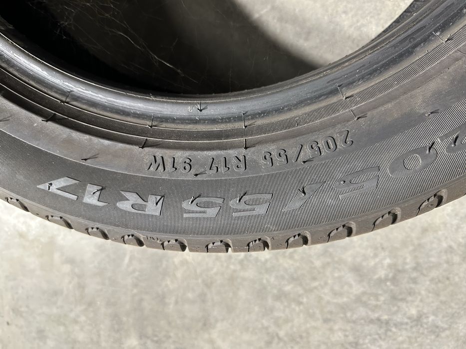 205/55R17 Pirelli Cintuarto P7