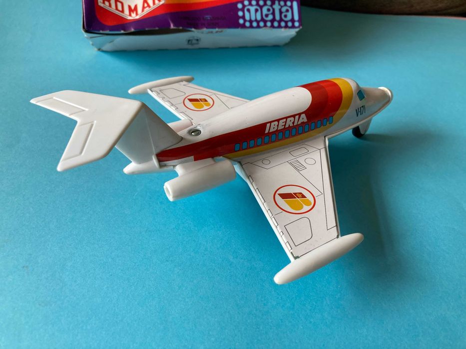Avião Iberia em lata e plástico Novo em caixa Anos 80