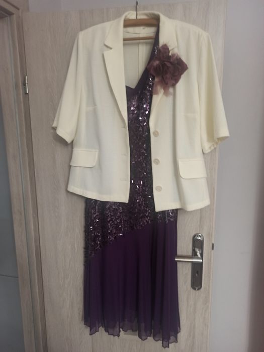 Suknia fioletowa z kremowym żakietem
