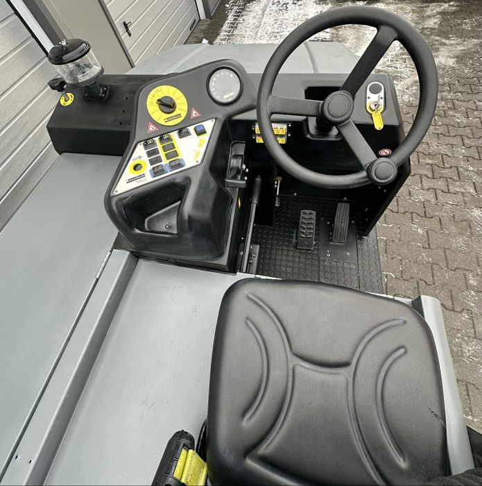 Zamiatarka Karcher KM 150/500