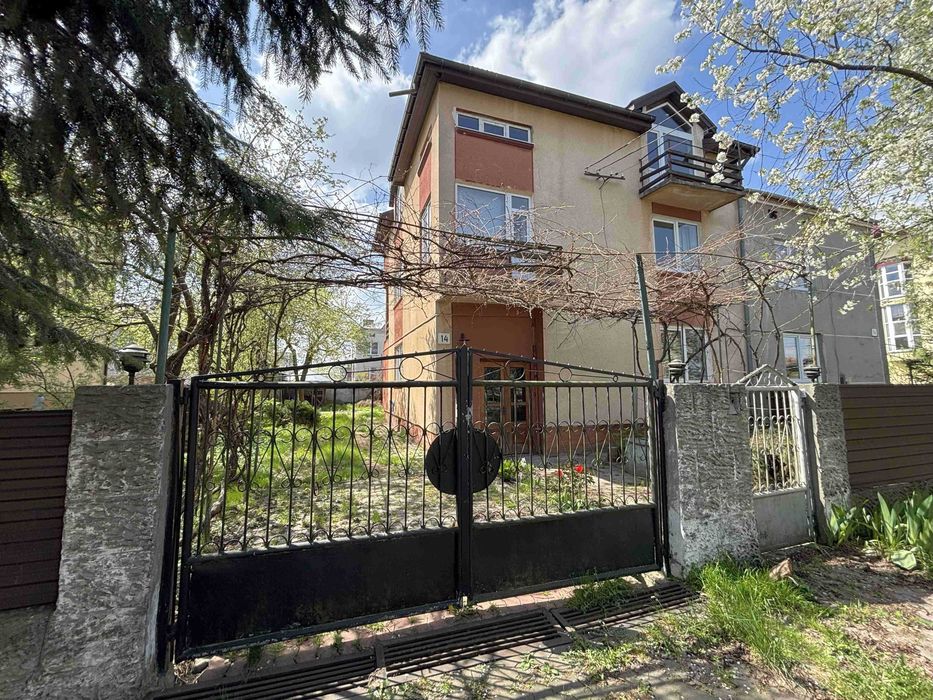 Продаж будинку Винники