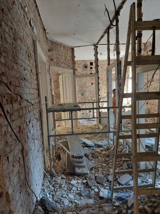 Wyburzenia ścian, skuwanie tynków, płytek, wynoszenie gruzu