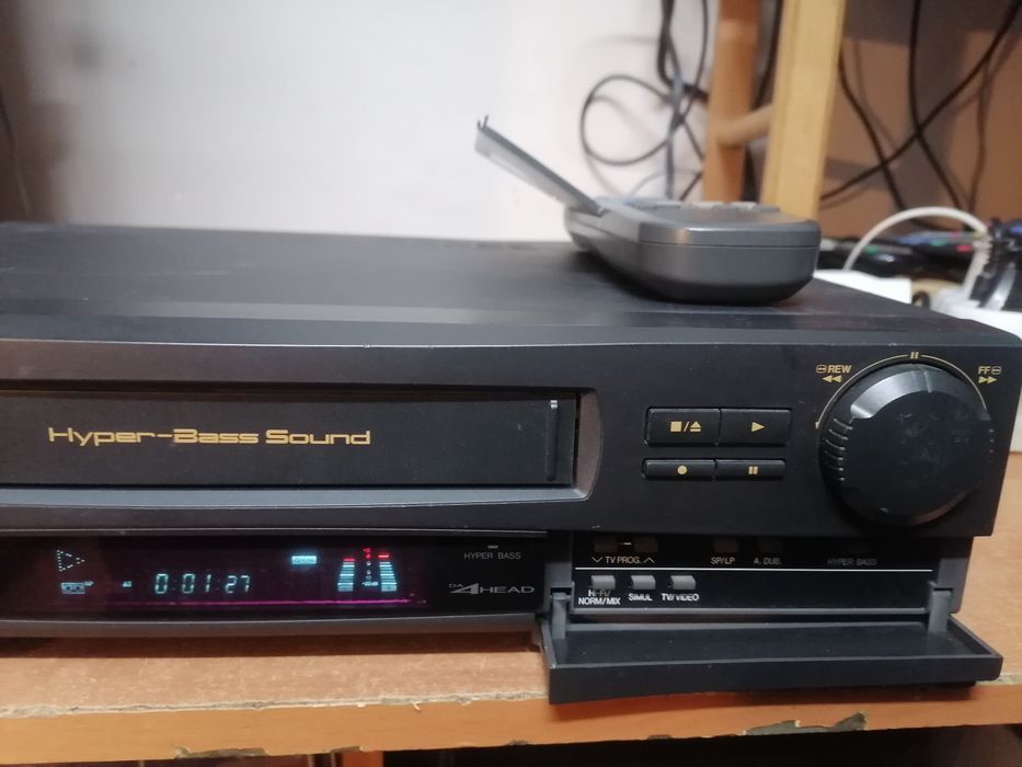 Magnetowid VHS JVC HR-J605EG  hi-fi stereo pilot