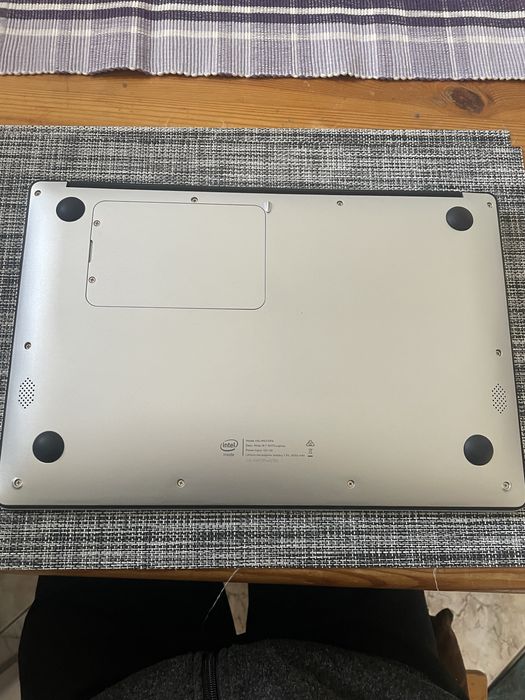Laptop Kogan Atlas N370 14,1 (4GB/64GB)Intel N4020 Windows 11 Pro