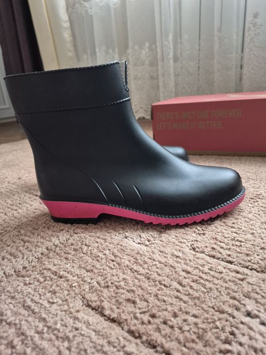 Гумові жіночі сапоги 40 р. в гарному стані