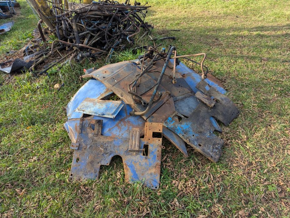 Мала кабіна мТз 80 82 полік двері скло крила Криша люк мТз 50.80.82