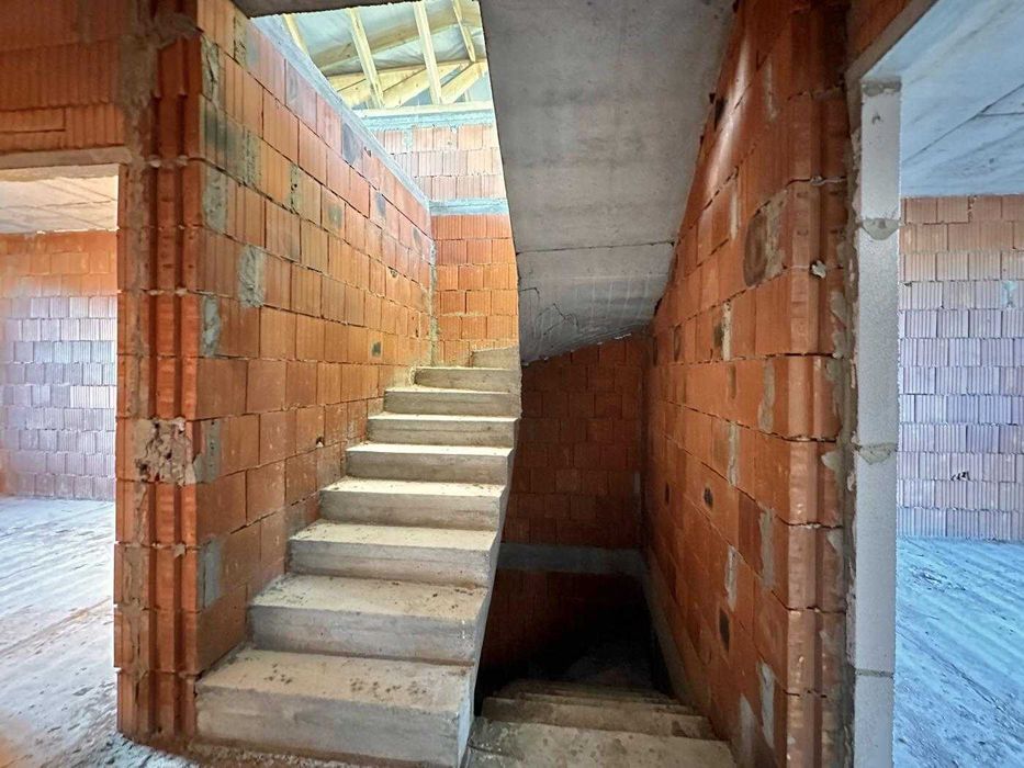 Чайки. Готовий газифікований таунхаус 170 кв.м. на 2 сотках землі